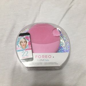 Facial cleansing Brush